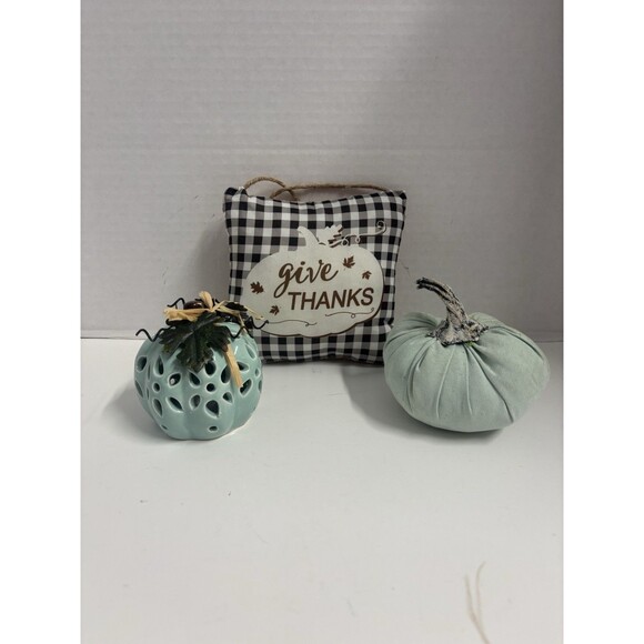 Thanksgiving 3 Piece Lot Pumpkins - Picture 1 of 6